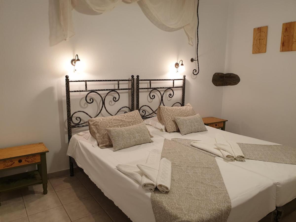 Sifnos Hotel Benaki Platis Gialos  Exterior photo