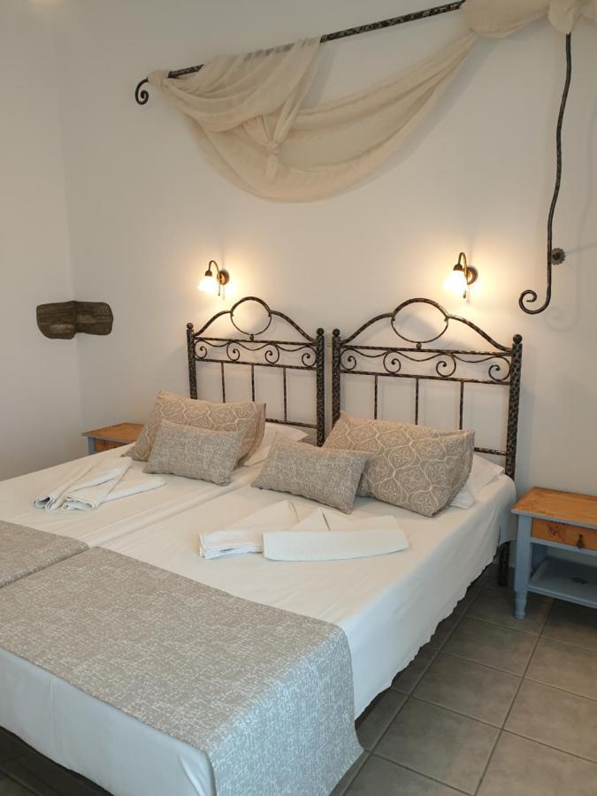 Sifnos Hotel Benaki Platis Gialos  Exterior photo