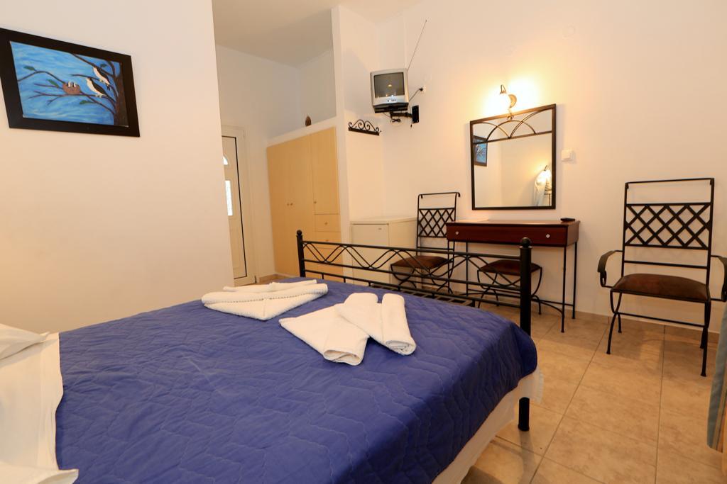 Sifnos Hotel Benaki Platis Gialos  Exterior photo